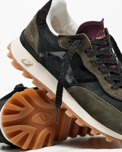 Sneakers no map society