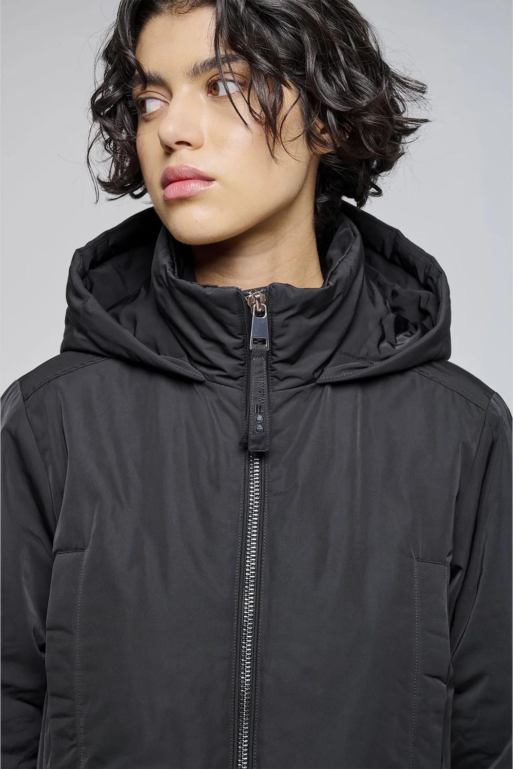 Oof tecnico con cappuccio