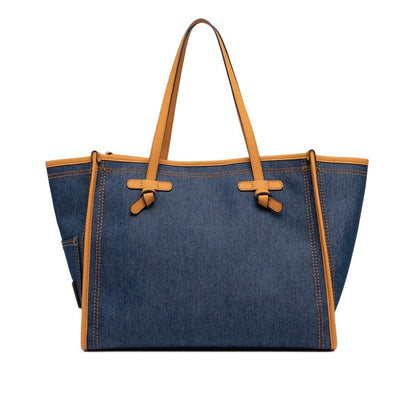 Shopping Marcella in denim