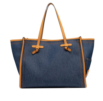 Shopping Marcella in denim