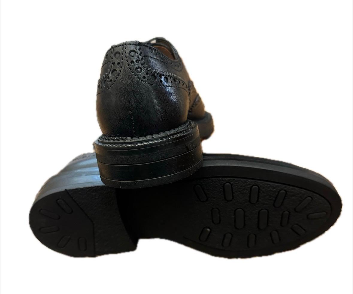 Scarpa allacciata flecs